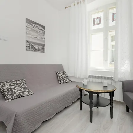 Helska Functional Near The With Parking By Renters Appartamento *