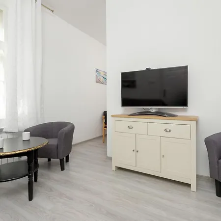 Helska Functional Near The With Parking By Renters *