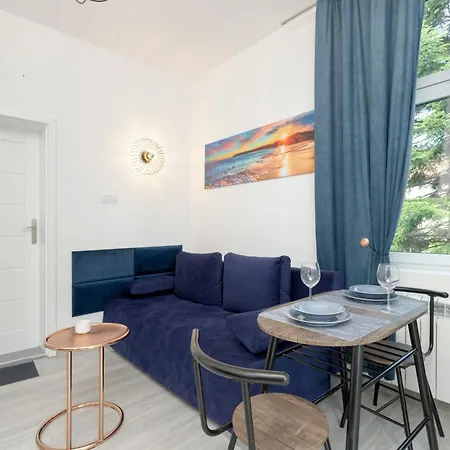 Helska Functional Near The With Parking By Renters *